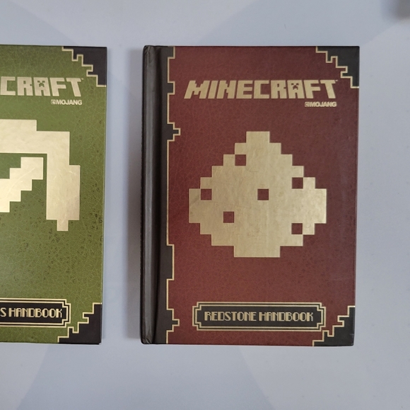 MINECRAFT BEGINNERS HANDBOOK + REDSTONE HANDBOOK, Official Guides - Picture 2 of 5